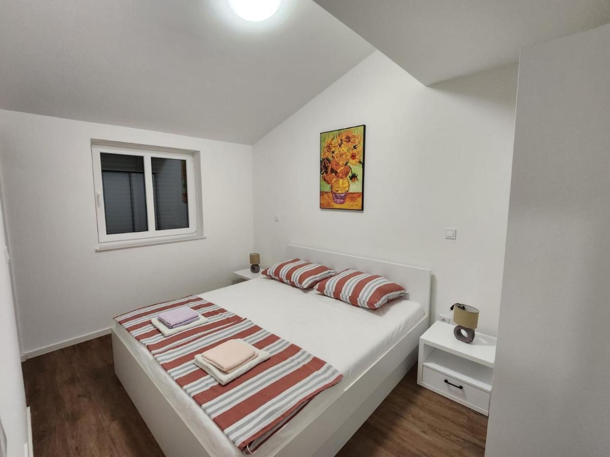 Apartmani M&L I M&J Malinska Extérieur photo