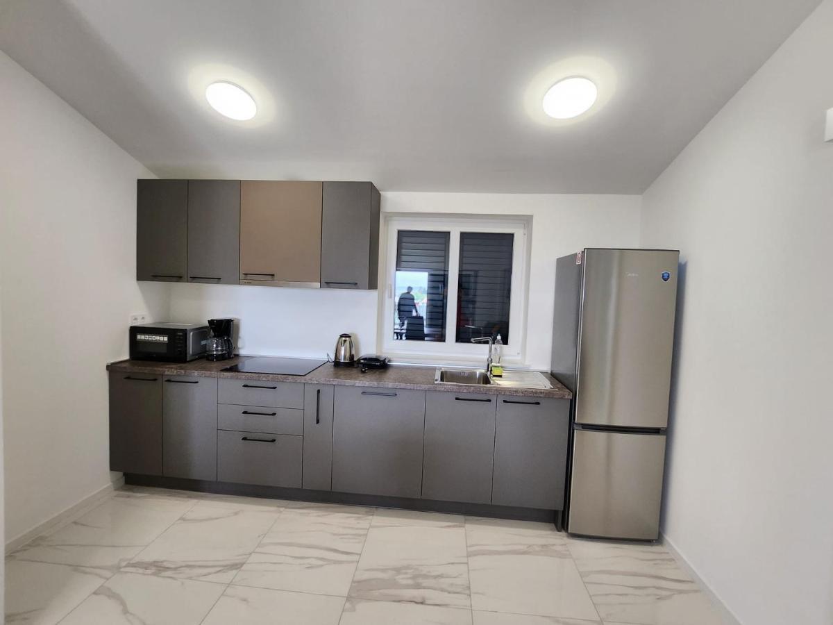 Apartmani M&L I M&J Malinska Extérieur photo