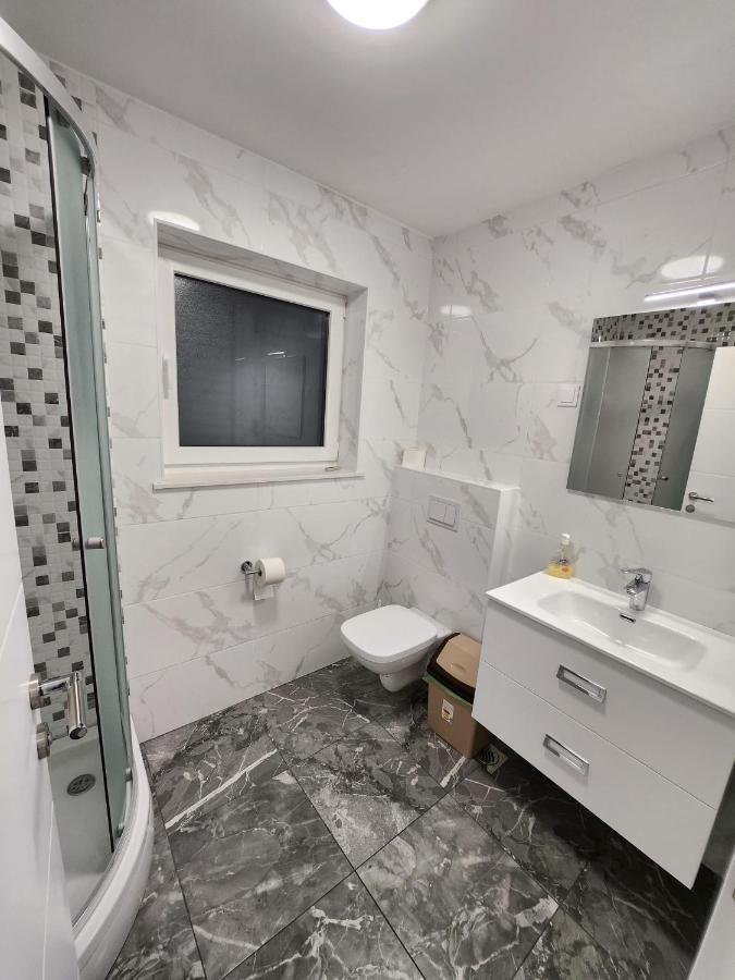 Apartmani M&L I M&J Malinska Extérieur photo